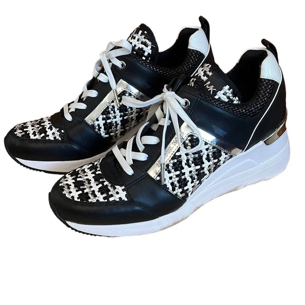 NWOB Michael Kors Georgie Trainer Sz-9
